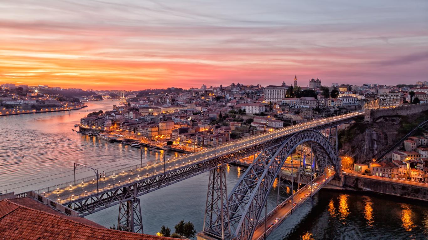 Aluguer de carros em Sé (Porto) a partir de 8 €/dia – Pesquisa carros de  aluguer na KAYAK