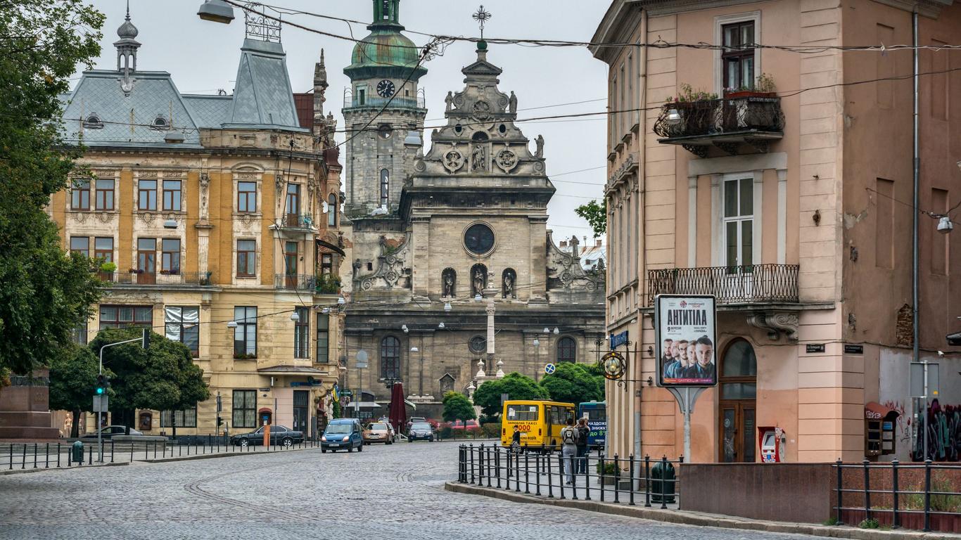 Aluguer de carros de luxo em Lviv | KAYAK